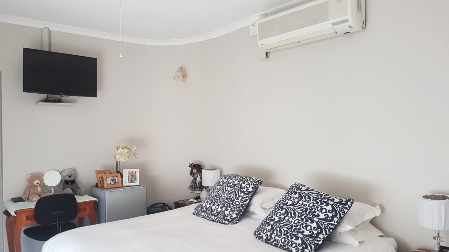 6 Bedroom Property for Sale in Cashan North West